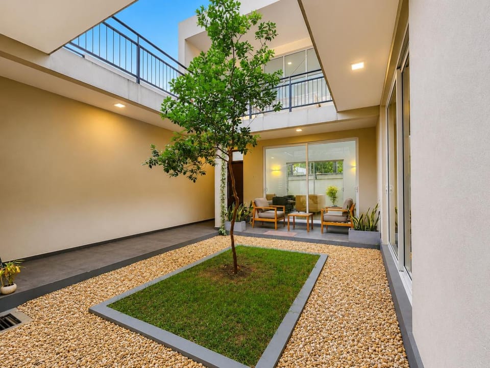 Property building, Day, Seating area