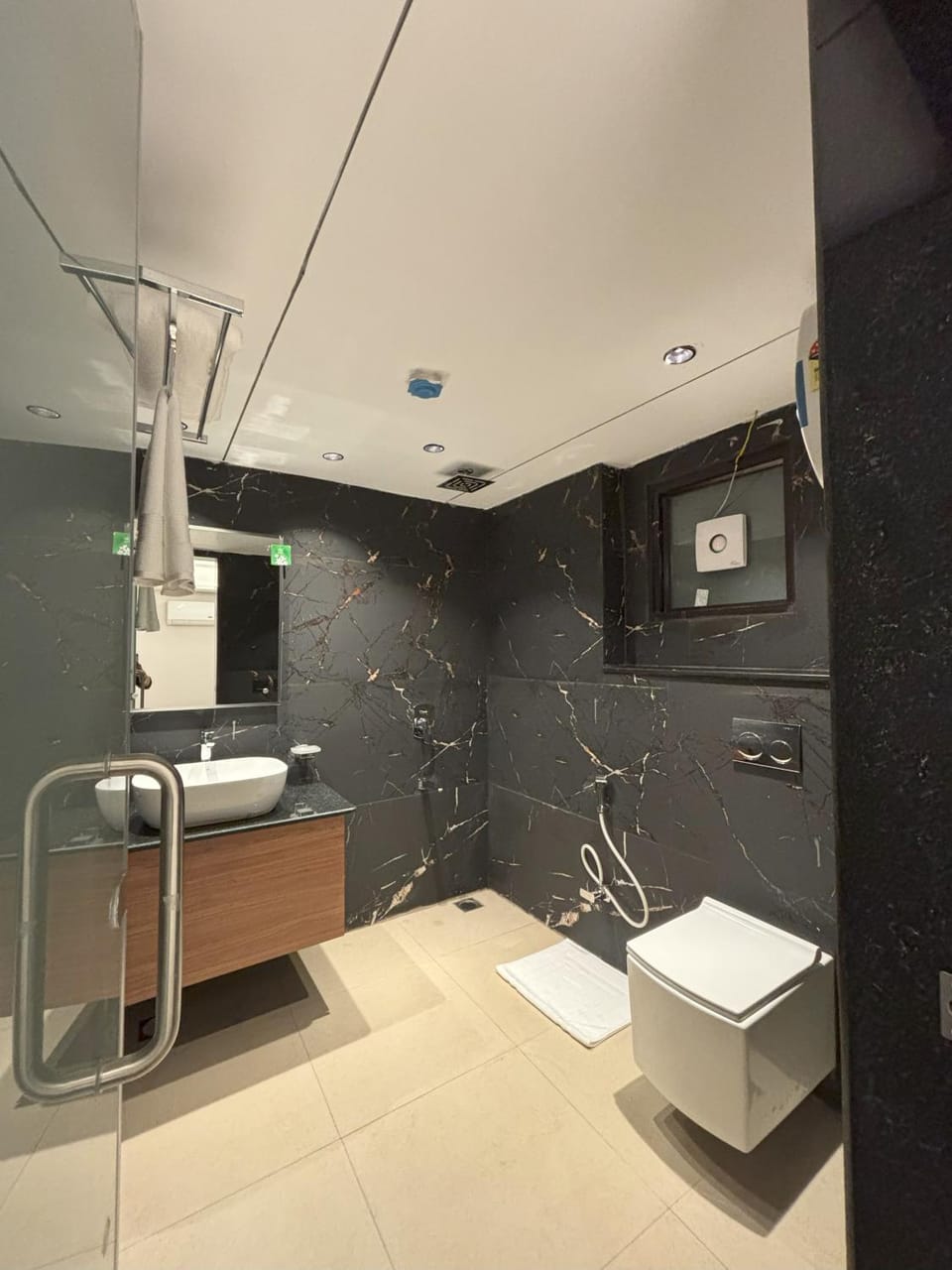 Shower, Bathroom, towels