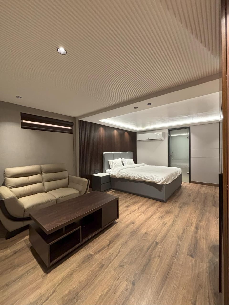 Photo of the whole room, air conditioner