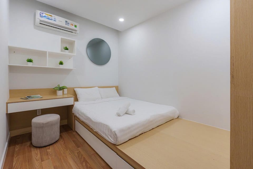 Bed, Bedroom, towels