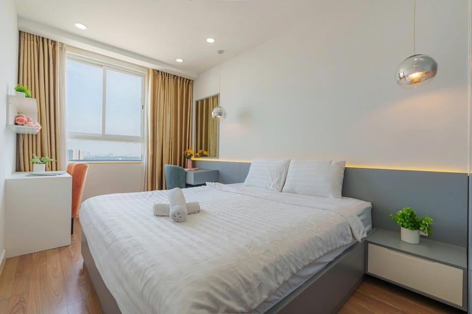 Bed, Bedroom, towels