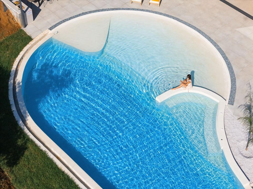 Day, People, Pool view, Swimming pool, group of guests