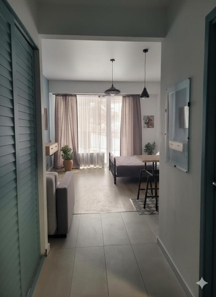 Photo of the whole room, storage