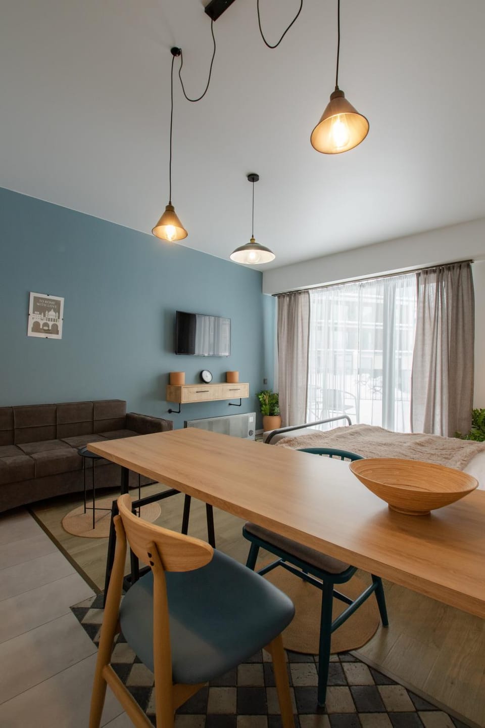 TV and multimedia, Seating area, Dining area
