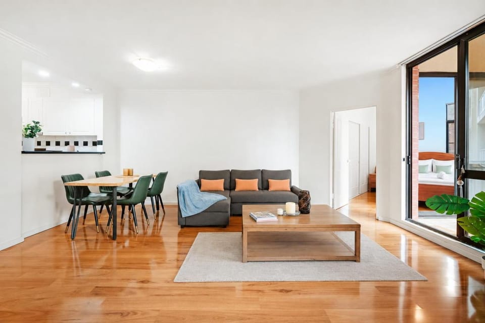 Patio, Day, View (from property/room), Balcony/Terrace, Kitchen or kitchenette, Living room, Photo of the whole room, Seating area, Dining area