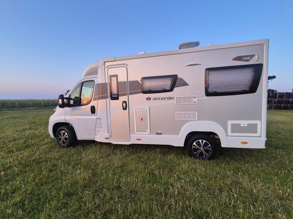 High Eals Farmhouse Motorhome Luxury tent in England