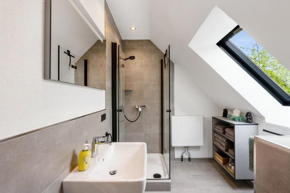 Shower, Bathroom