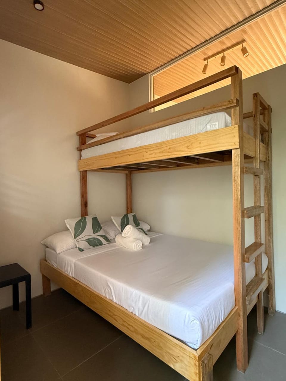 Shower, Bedroom, bunk bed, towels