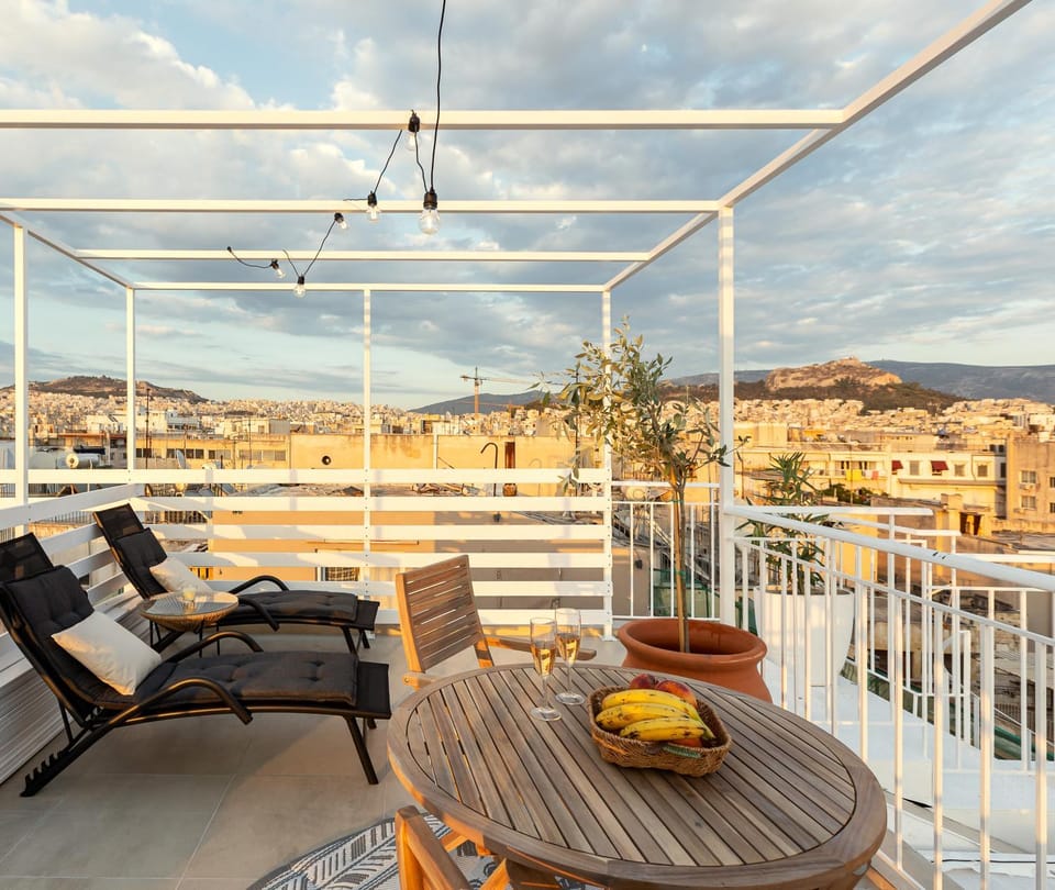 Private Rooftop Jacuzzi with Acropolis Views Apartment in Athens