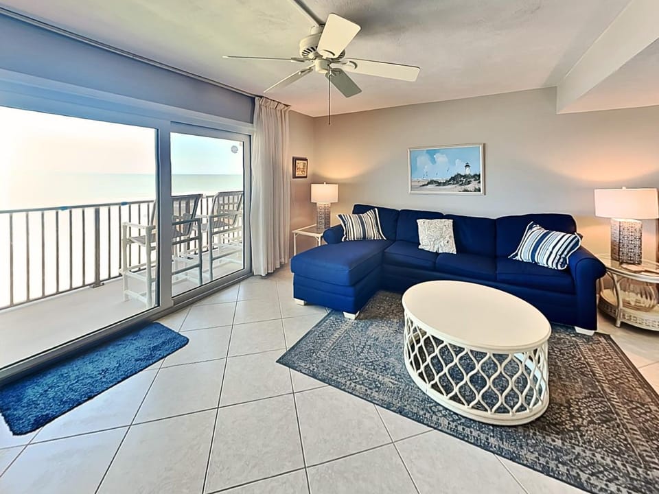 Balcony/Terrace, Living room, Seating area, Sea view
