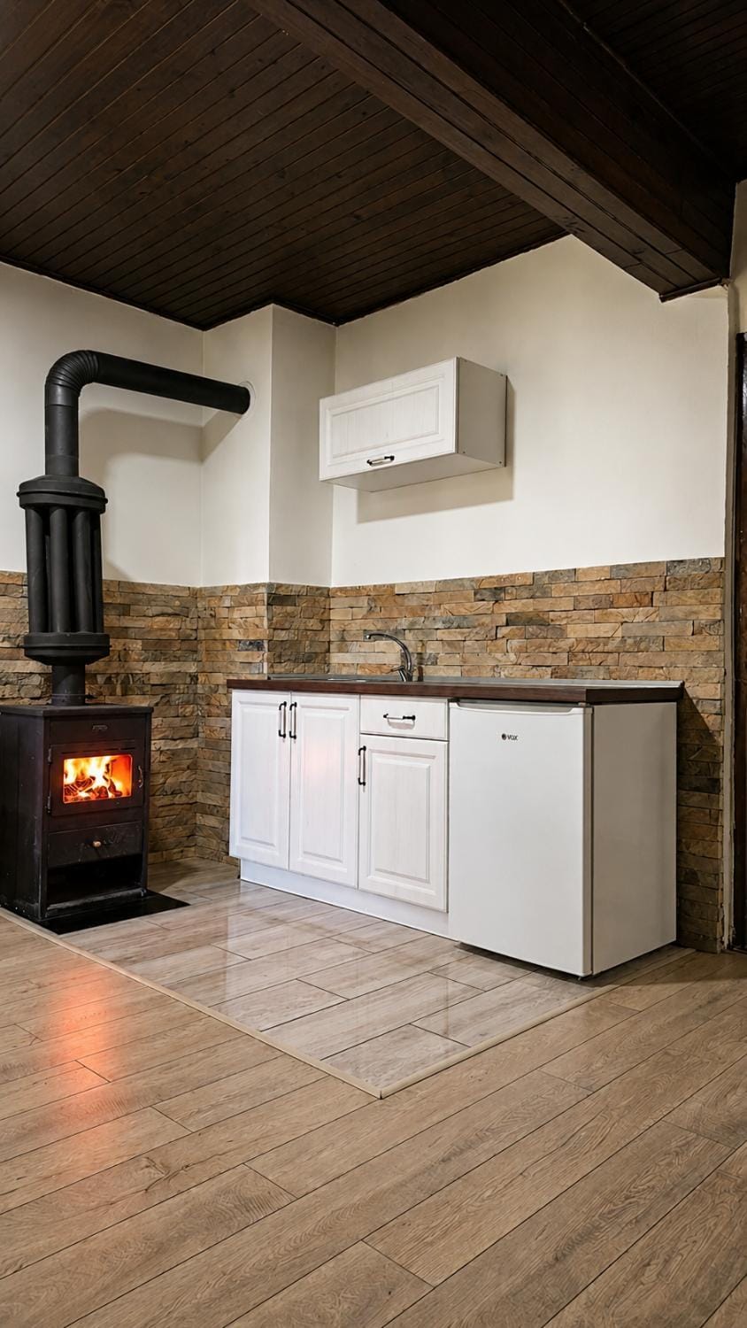 Kitchen or kitchenette, fireplace, fireplace, stove, kitchen, kitchen