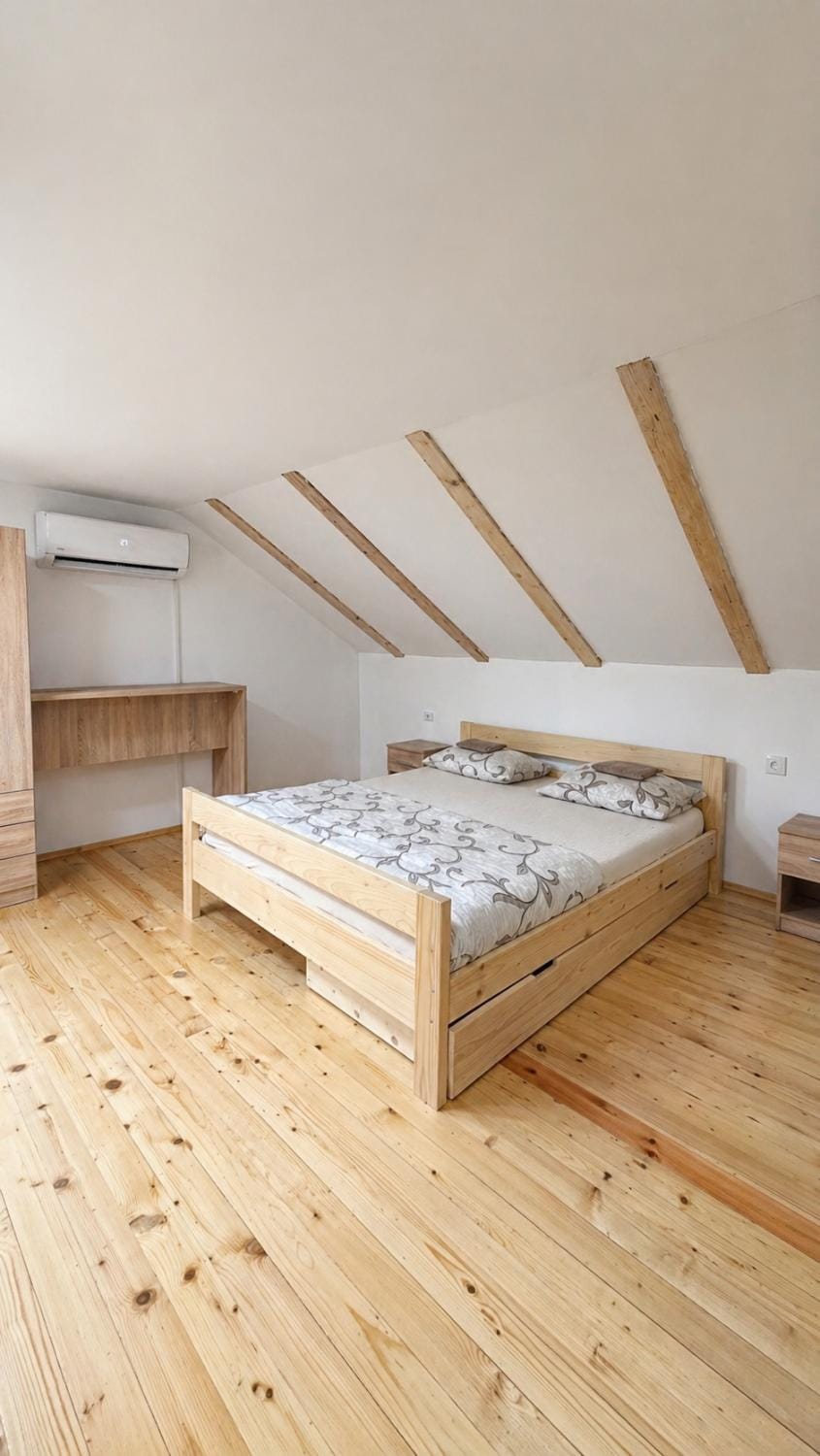 Bed, Photo of the whole room, Bedroom, wardrobe, air conditioner