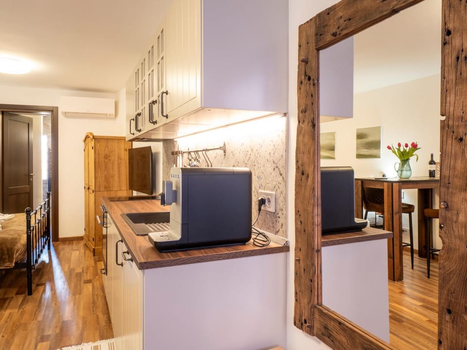 Kitchen or kitchenette, kitchen