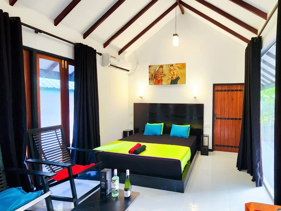 Bed, Photo of the whole room, Bedroom