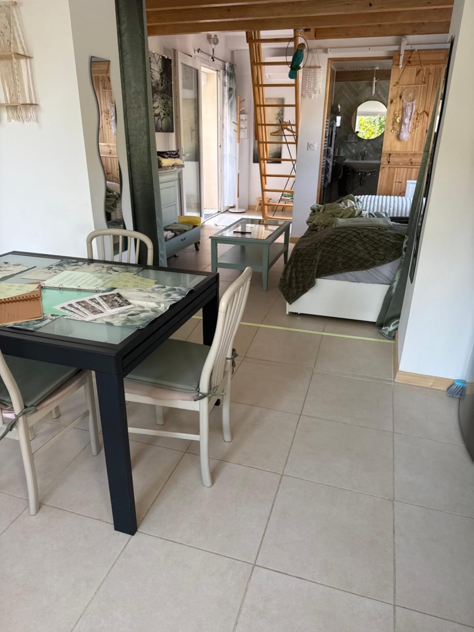 Villa septembre logement VANILLE Apartment in Occitanie