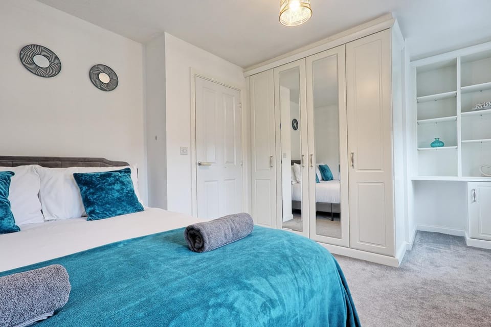 Bed, Bedroom, wardrobe