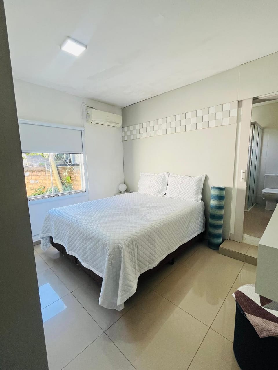 Bed, Photo of the whole room, Bedroom, air conditioner