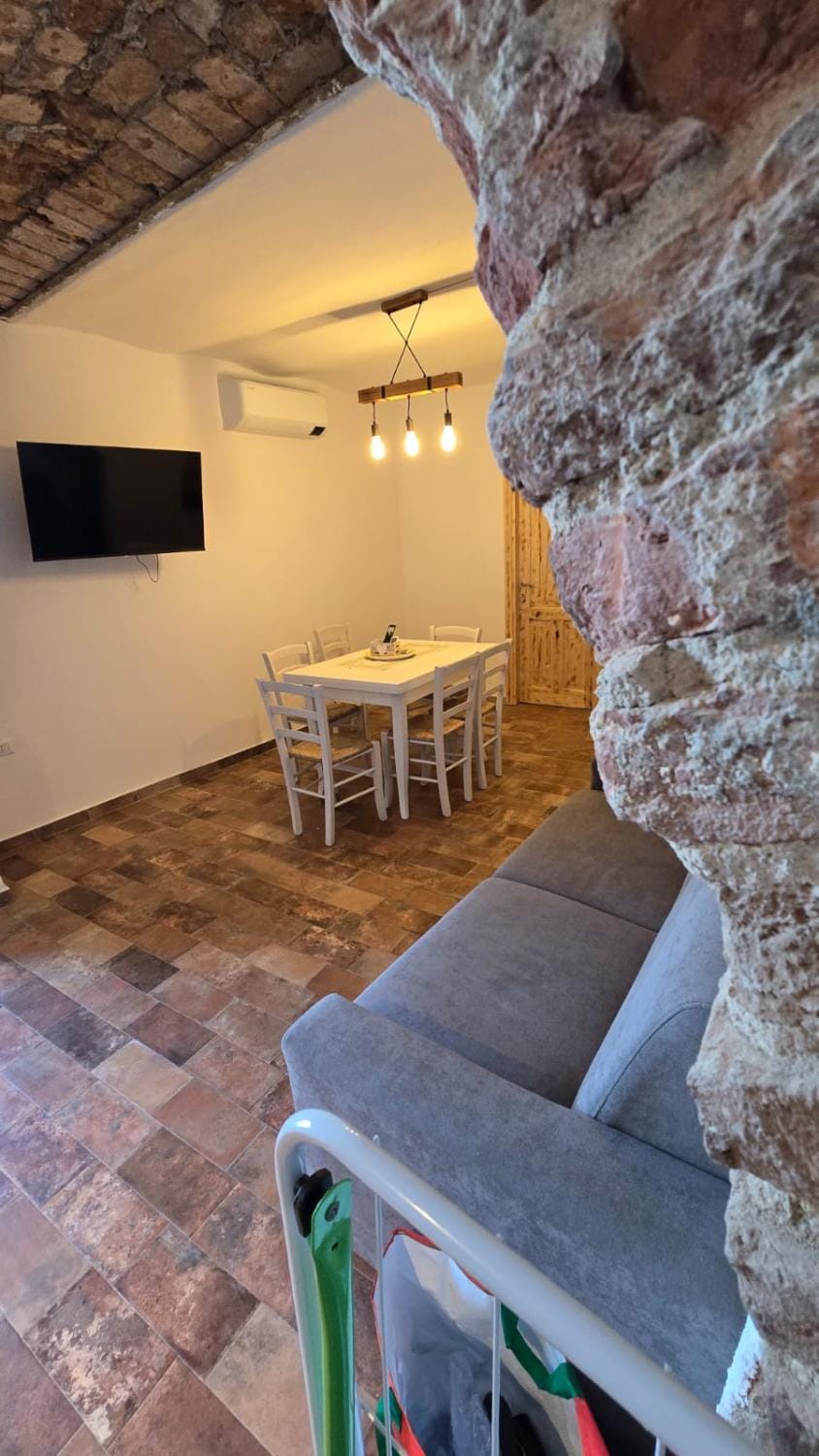 Communal lounge/ TV room, Living room, Dining area