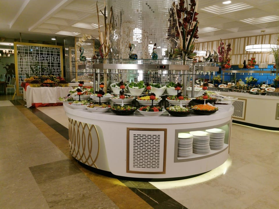 Restaurant/places to eat, Food and drinks, Food, Buffet breakfast