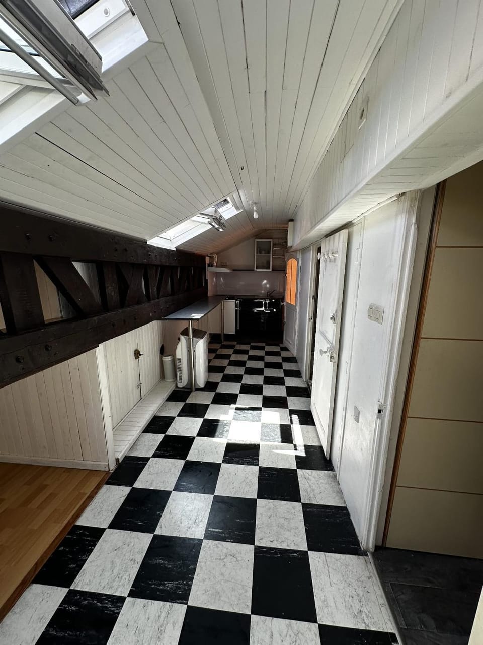 Kitchen or kitchenette, pet friendly