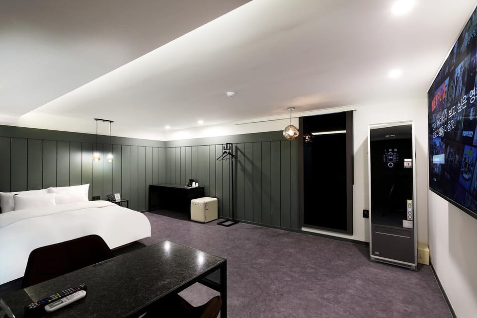 Photo of the whole room