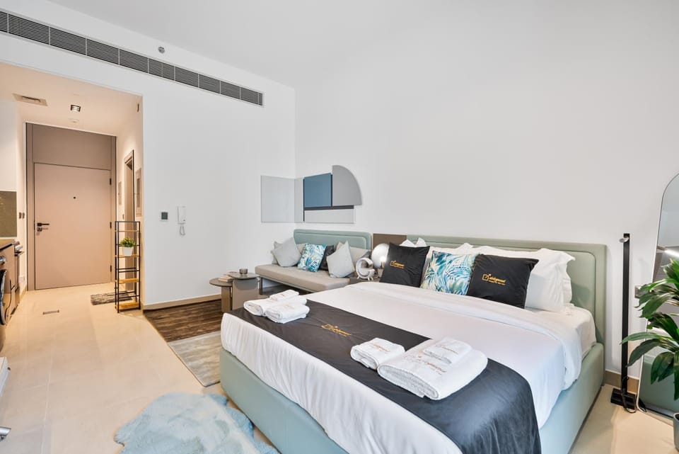 Posh Studio in MBR by Deleguest Apartment in Dubai