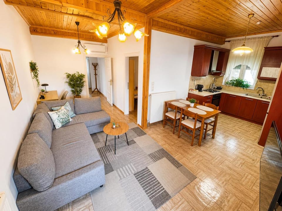 Living room, Dining area, kitchen
