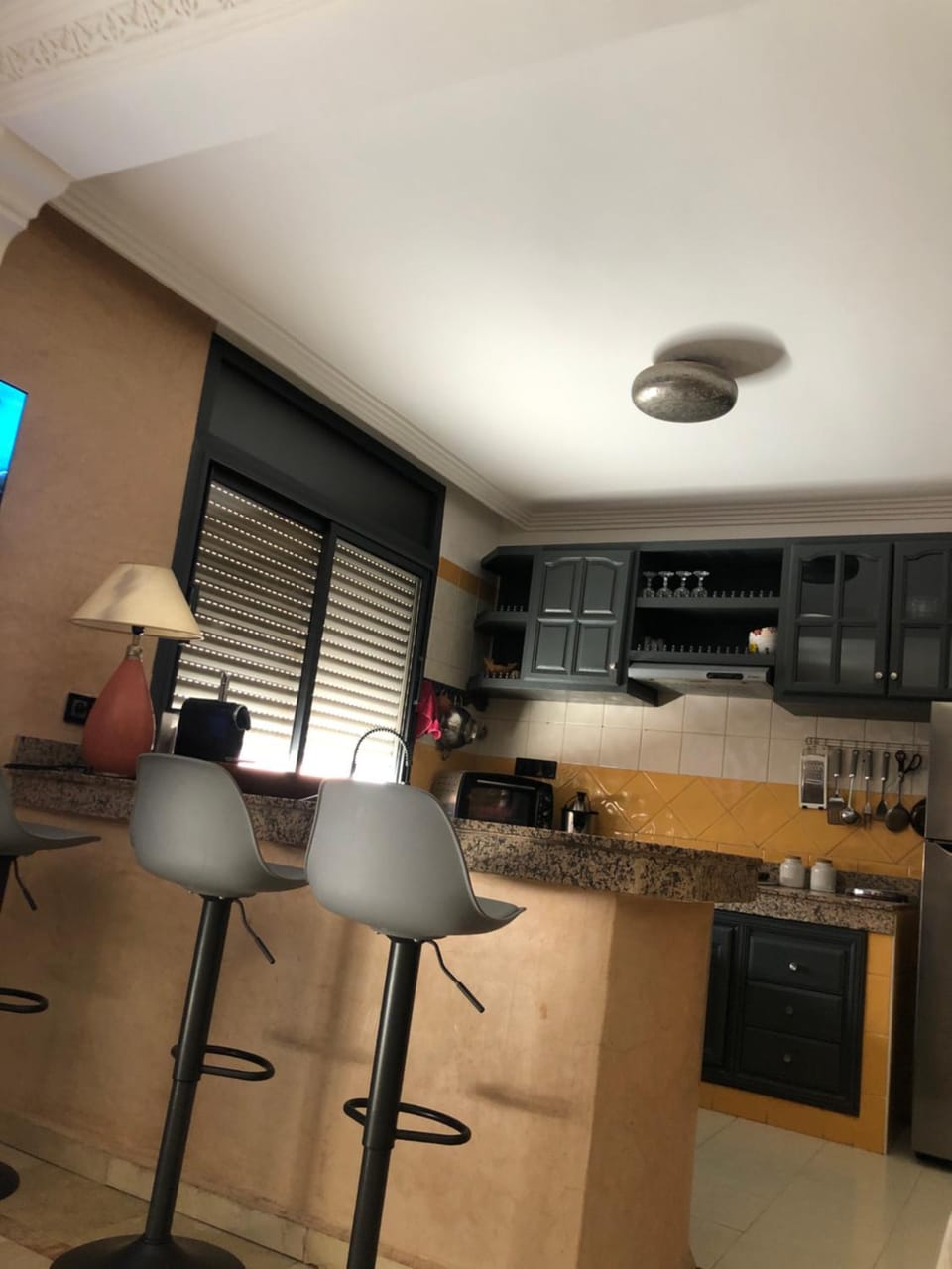 Kitchen or kitchenette, Dining area