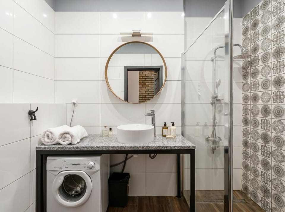 Shower, Bathroom, towels, washing machine