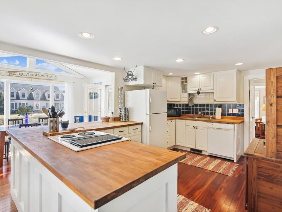 Crepe Myrtle House in Tilghman
