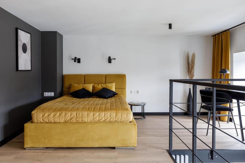 Bed, Living room, Photo of the whole room, Seating area, Bedroom