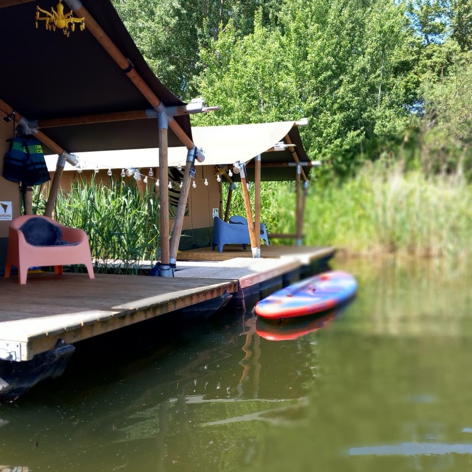 Day, Natural landscape, Activities, Lake view
