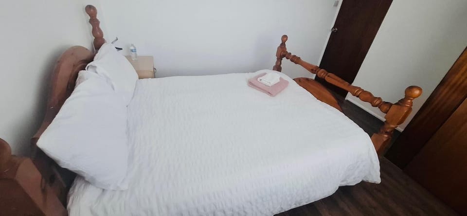 Andover Garden Bungalow Villa in Andover