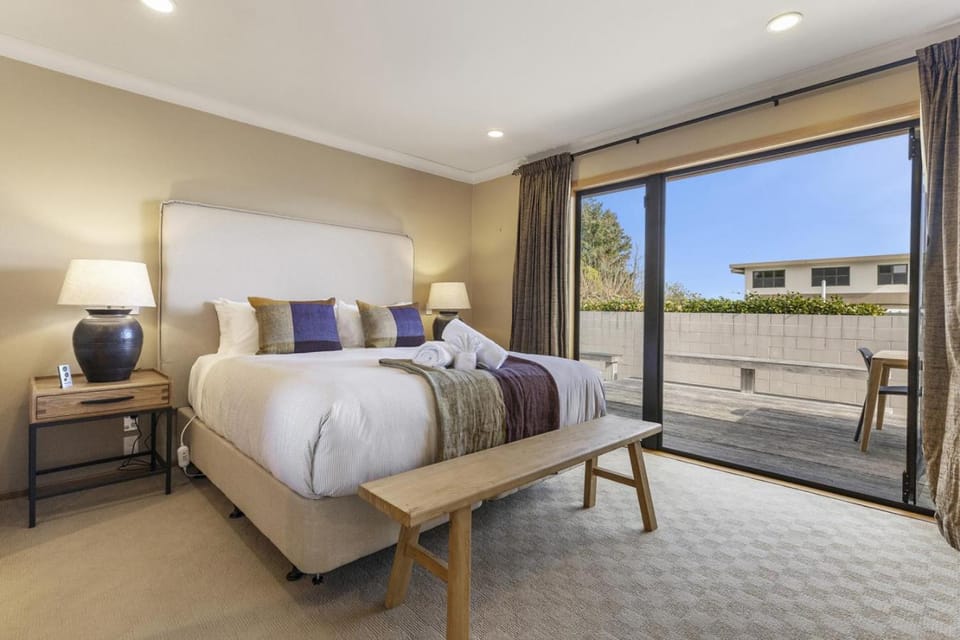 Bed, Balcony/Terrace, Bedroom