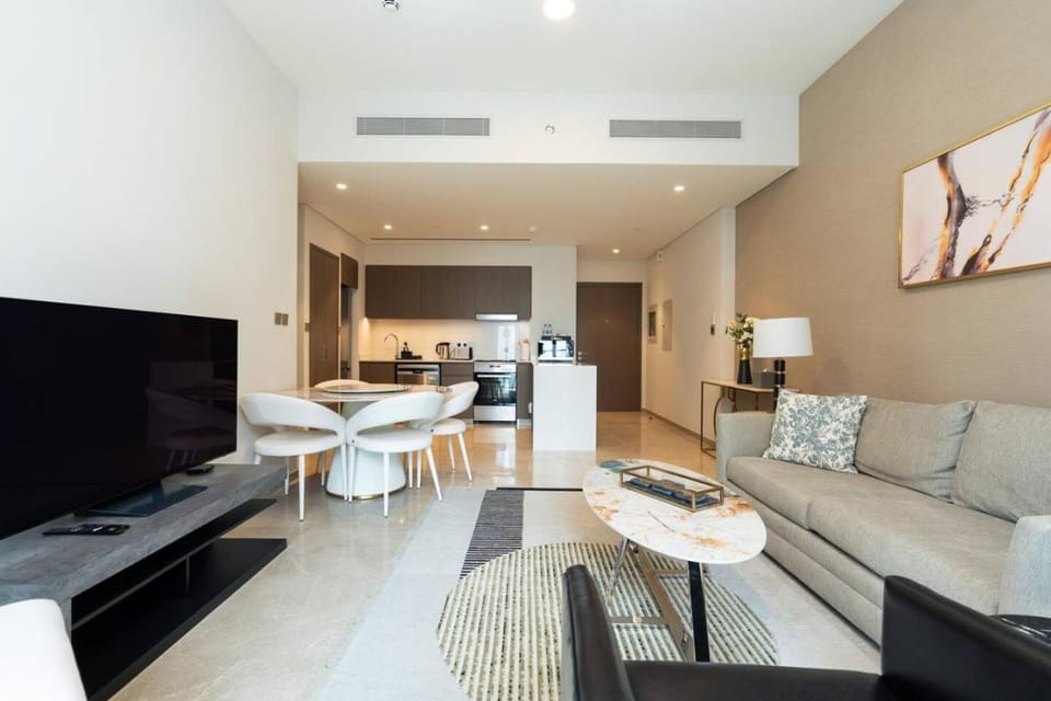 CitiHome Elegant 1BR Grande Apartment in Dubai