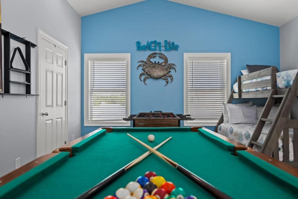 A Shore Bett Welcomes You in this Beautiful Private Pool Beach Home House in Lower Grand Lagoon