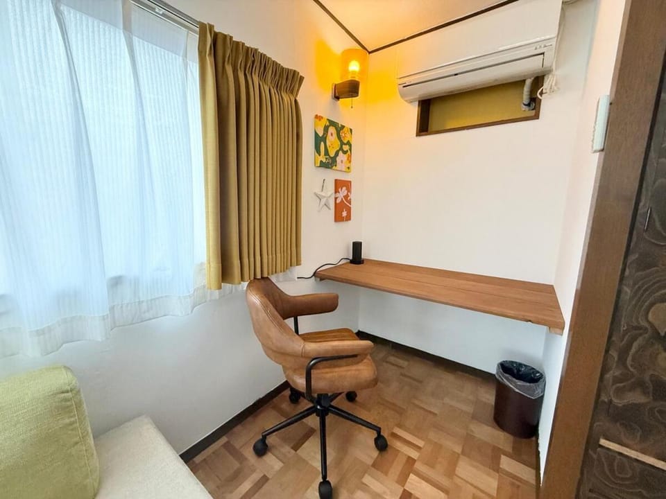 Cozy Private House, 3BR, 5Double Beds, 75inchTV, Free Parking, Tokyo Disney Land, Makuhari, Quiet, Vintage House Cortile of HIMAWARI Apartment in Chiba Prefecture
