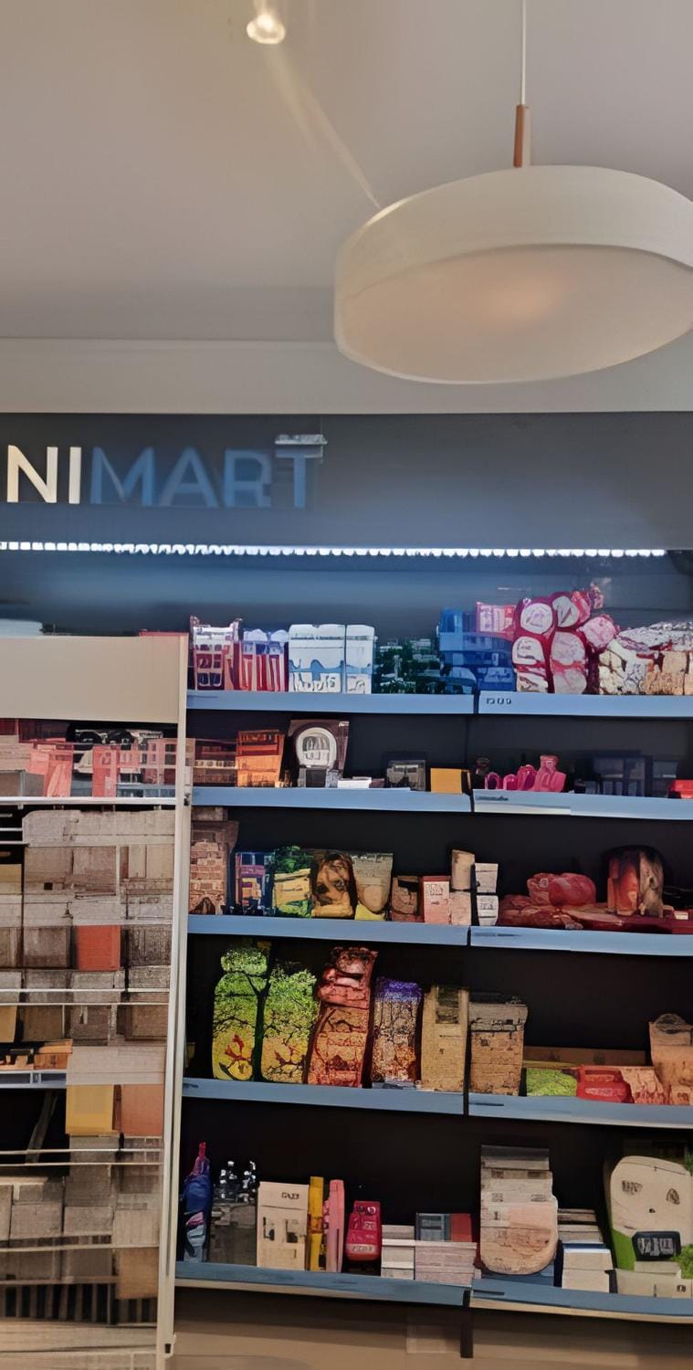 Supermarket/grocery shop