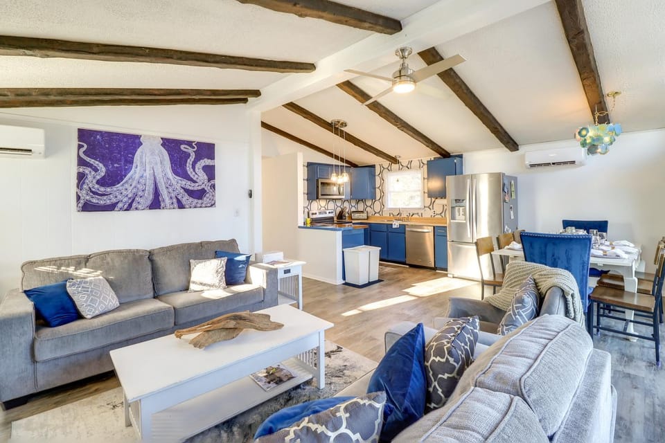 Beach Plum Manor with Stargazing Dome Home Across From Beach House in Broadkill Beach