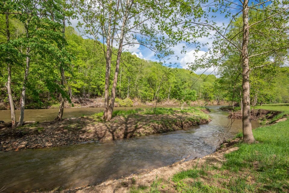 Lux Riverfront Retreat- Hot Tub, Game Room, Views! House in Ashe County