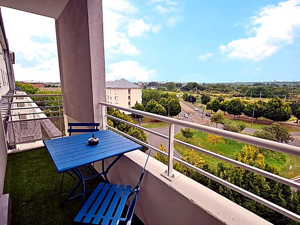 Dolce Vita II - DisneyLand & Paris - 5 mins to Train Station Apartment in Chelles