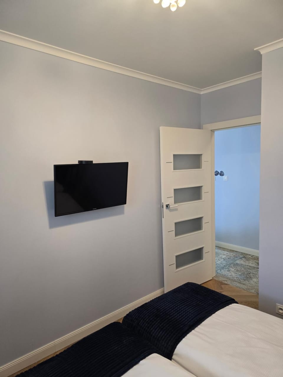 TV and multimedia, Photo of the whole room, Bedroom