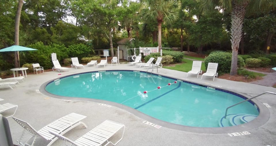 3 bed3 bath Hilton Head Haven walk to beach House in South Forest Beach