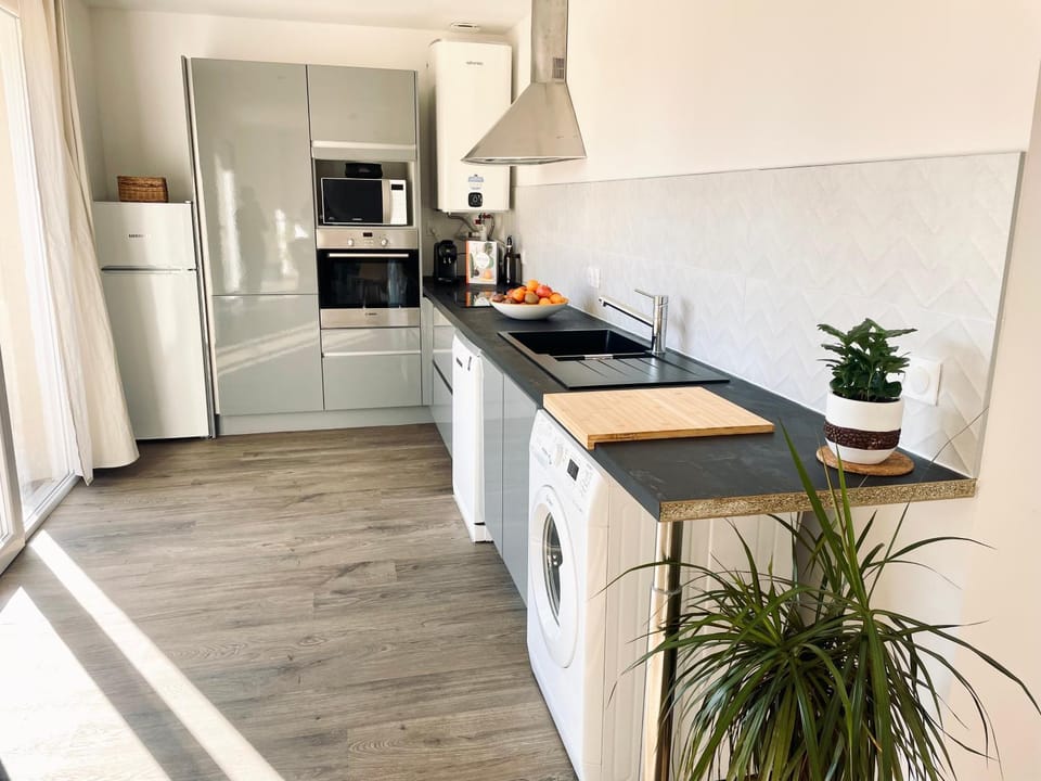 dishwasher, oven, kitchen