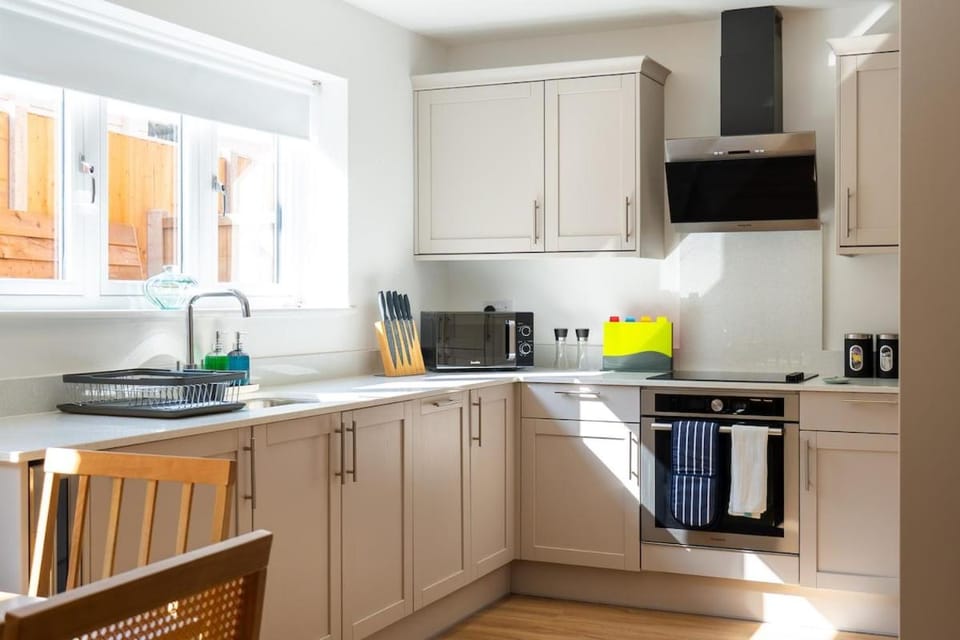 Stylish 2-Bedroom Stay with All Comforts of Home # 2 Apartment in Charnwood