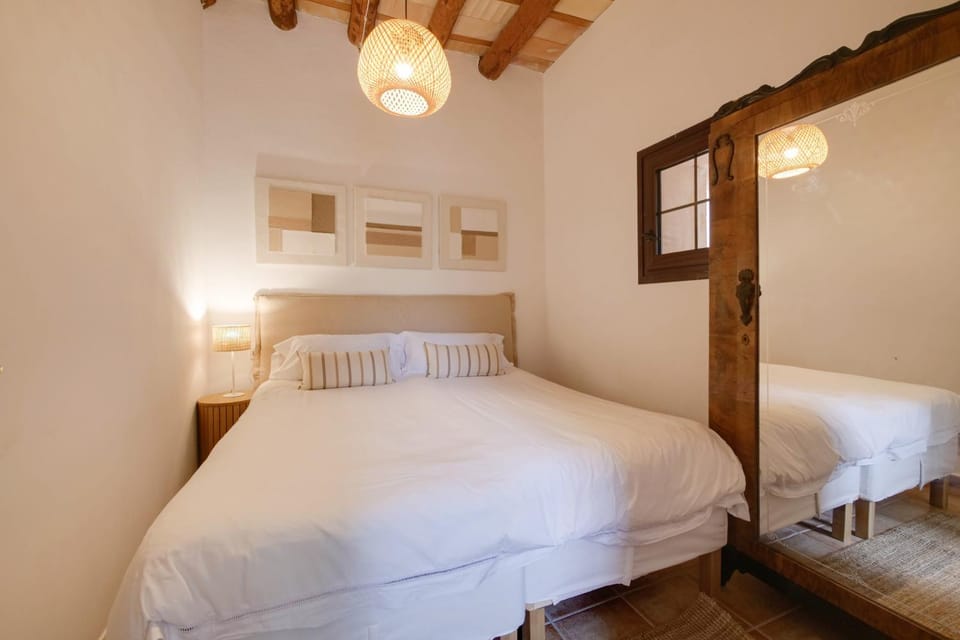 BODASUITE Apartment auf grossem Fincagehöft , 2 Schlafzimmer, Küche, Wohnzimmer, Terrasse, XXL Pool, Wifi, Klima Apartment in Llevant
