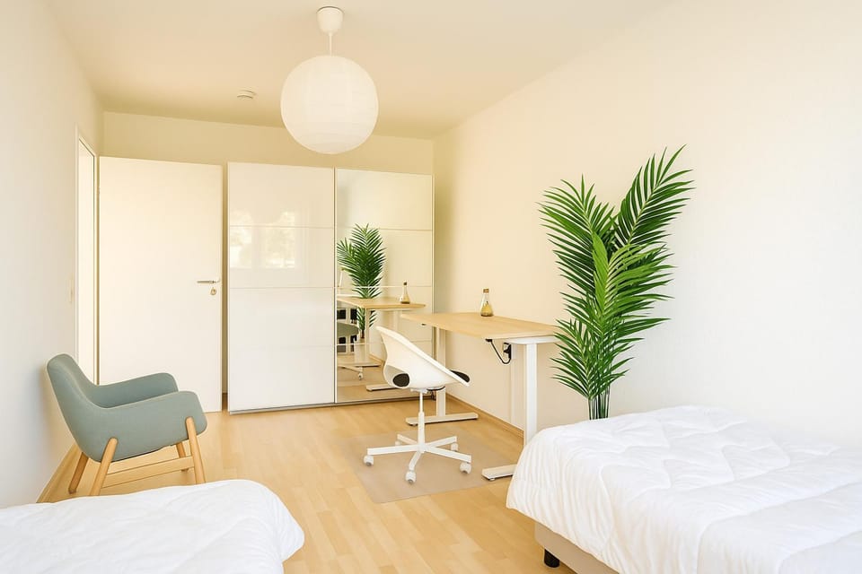 Photo of the whole room, Bedroom