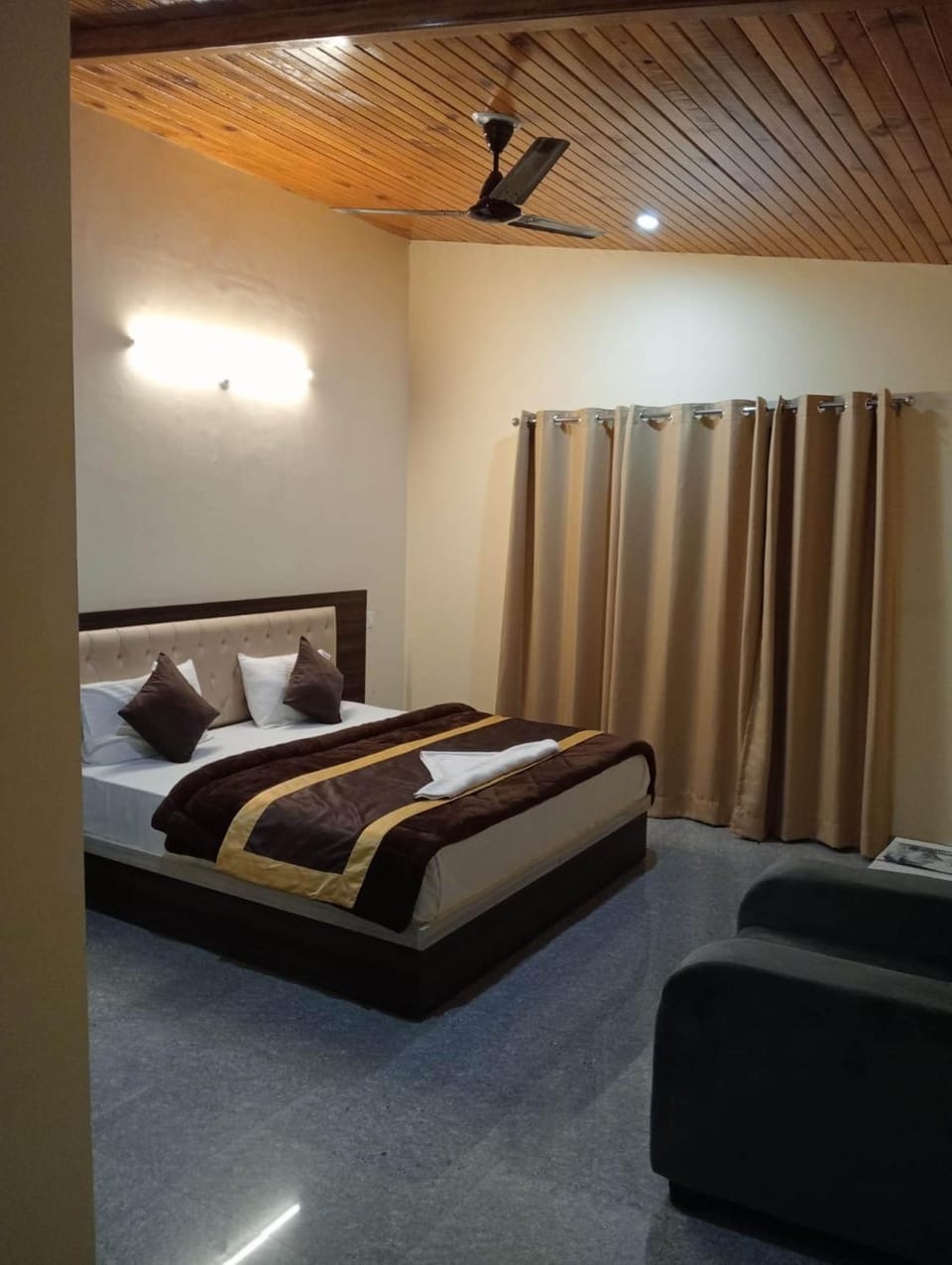 Zest Premium Bed and Breakfast in New Delhi