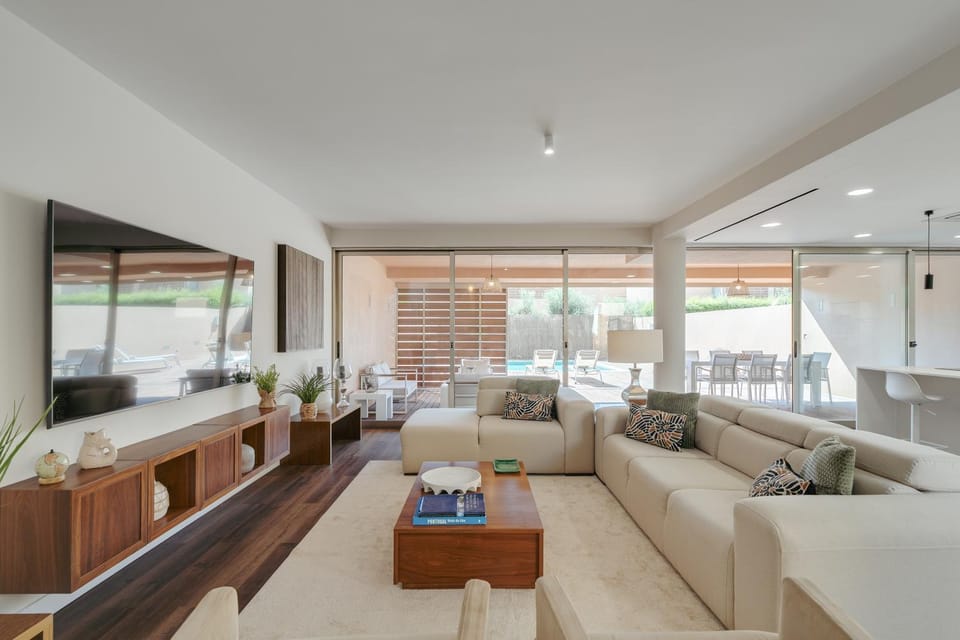 TV and multimedia, Living room, Seating area
