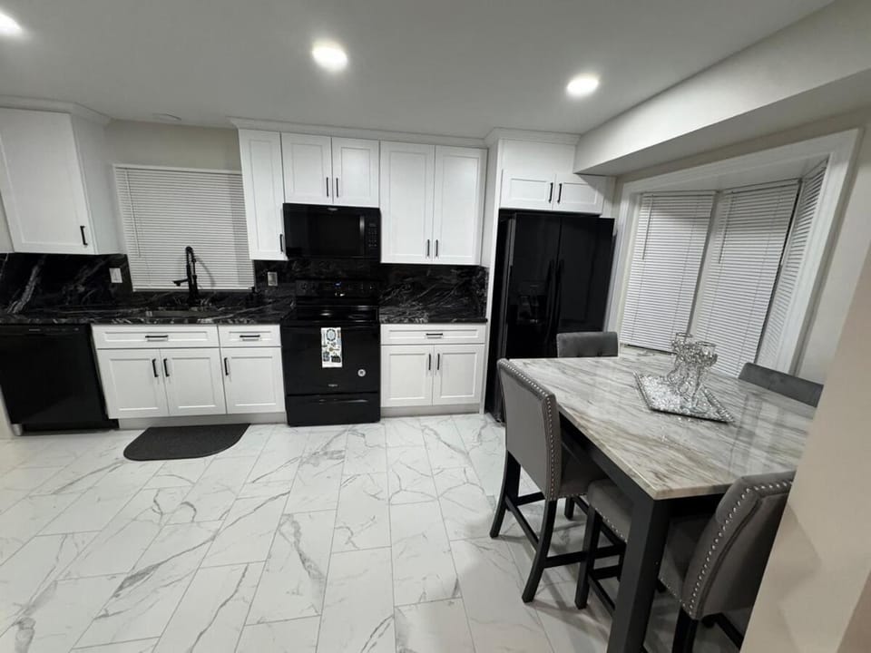 Kitchen or kitchenette, Dining area, dishwasher, oven
